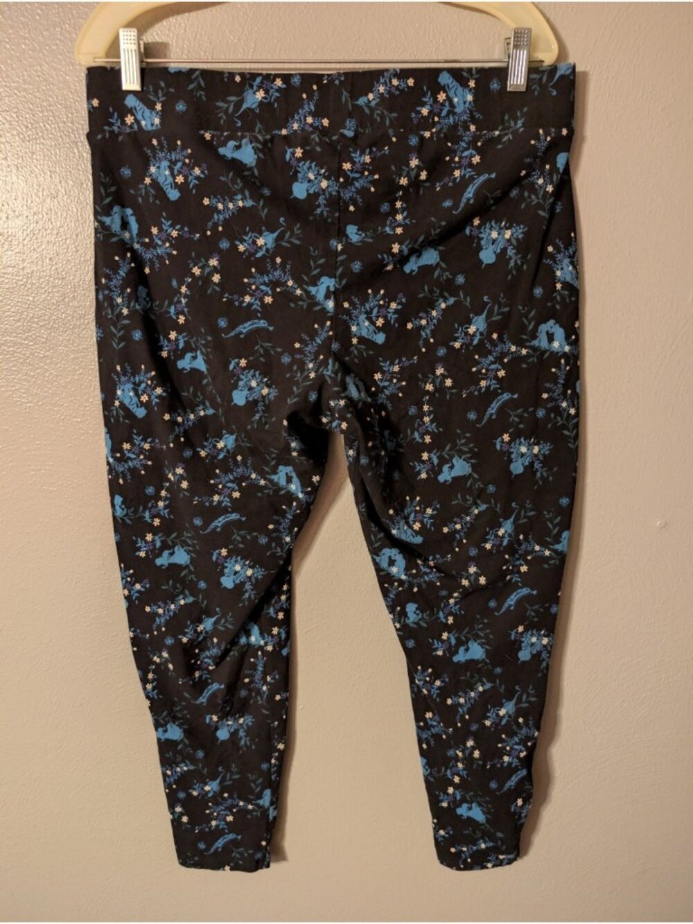 Disney Torrid Womens Size 2/2X Aladdin Floral Leggings Black Blue Magic Carpet - Picture 4 of 5